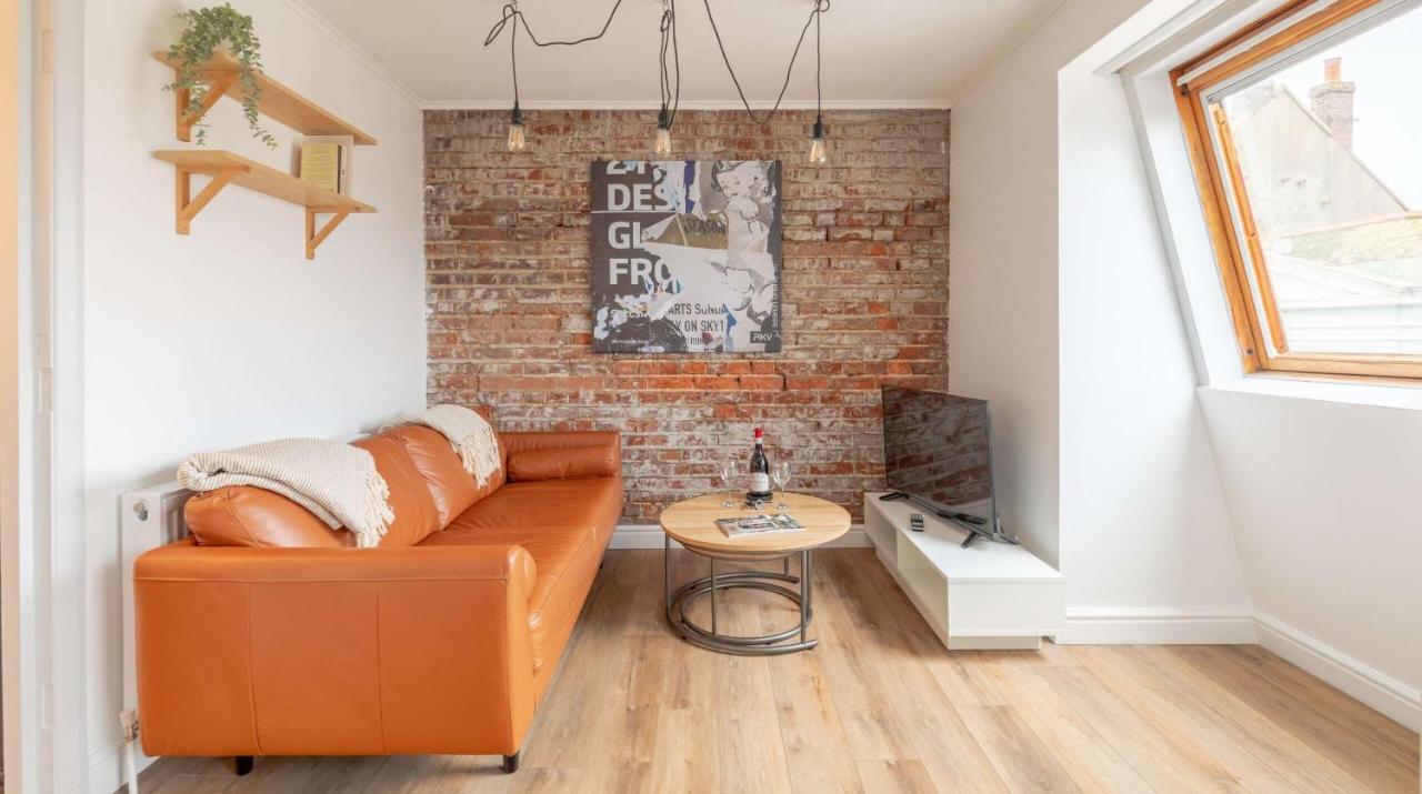 One Bed Top Floor, Brand New, Central Old Town 헤이스팅스 외부 사진